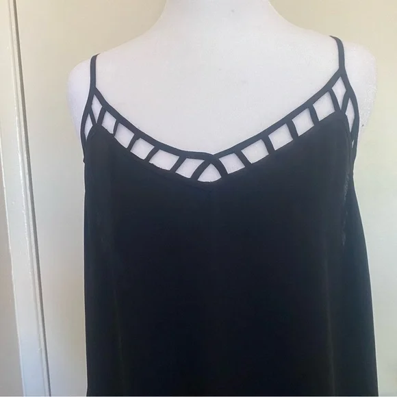 Chic Black Women's‎ Camisole with Lattice Neckline - Picture 2 of 7